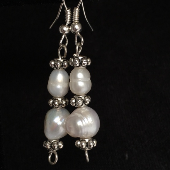 New Handmade Fresh Water Pearl Earrings - Picture 1 of 2